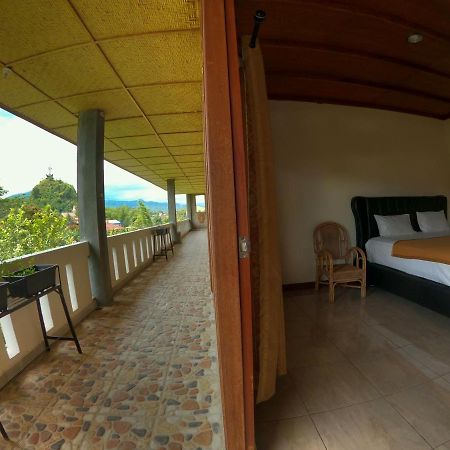 Pias Poppies Hotel Rantepao Exterior foto